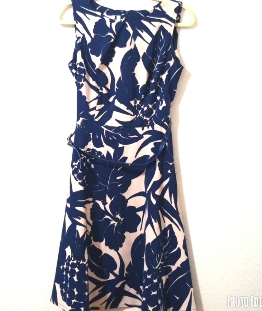 NWOT DRESSBARN Darby signature beige and navy